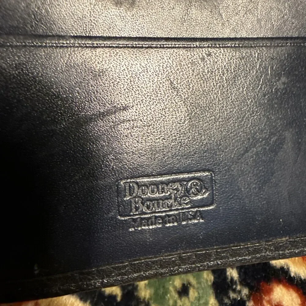Dooney & Bourke Pebble Grain Women's Wallet - Gold Coin Kiss Lock on Back